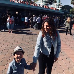 Meet your Posher, Pamela kira